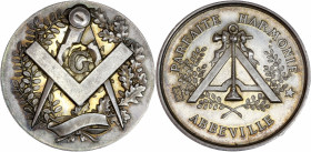 Orient d'Abbeville - La Parfaite Harmonie.
Argent.
A/ ☐ PARFAITE HARMONIE/ ABBEVILLE; niveau sur des rameaux d'acacia.
R/ Équerre et du compas entoura...