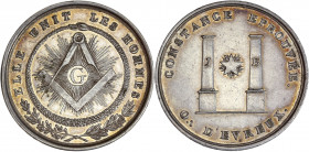 Orient d'Evreux - La Constance éprouvée.
Argent.
A/ LA CONSTANCE ÉPROUVÉE / O:. D'EVREUX; colonnes J et B entourant une étoile flamboyante portant un ...