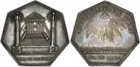 Orient du Havre - Loge L'AMENITE.
Argent.
A/ Temple en haut de 7 marches entre deux colonnes J et B portant des épis de blé; le temple est accosté d'u...