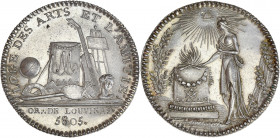 Orient de Louviers - Loge Les Arts et l'Amitié.
Argent.
A/ Sans légende; figure allégorique féminine entretenant le feu sur l'autel, sous une triangle...