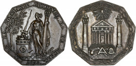 Orient de Rouen - Loge La Constance Éprouvée.
Cuivre.
A/ ☐:. LA CONSTANCE ÉPROUVÉE O:. DE ROUEN. / 1835 ; une figure allégorique féminine vêtue à l'an...