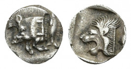 MYSIA. Kyzikos. Obol (Circa 450-400 BC).
Obv: Forepart of boar left, with E (retrograde) on shoulder; to right, tunny upward.
Rev: Head of roaring l...