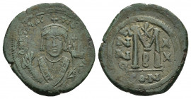 MAURICE TIBERIUS (582-602). Follis. Constantinople. Dated RY 20 (601/2).
Obv: Crowned bust facing, wearing consular robes and holding mappa and eagle...