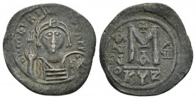 MAURICE TIBERIUS (582-602). Follis. Cyzicus. Dated RY 7 (586/7).
Obv: D N MAVRICI TIBЄ P P A.
Helmeted and cuirassed bust facing, holding globus cru...