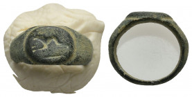 ANCIENT ROMAN BRONZE RING.(1st-2nd century).Ae.

Condition : Very fine.

Weight : 6.23 gr
Diameter : 22 mm