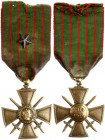 France Military Medal Cross of War 1914/1916. Bronze. Weight approx: 17.55 g. Diameter: 45x38 mm.
