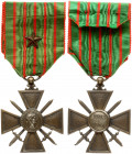 France Military Medal Cross of War 1914/1918. Bronze. Weight approx: 19.13 g. Diameter: 45x38 mm.