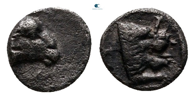 Caria. Uncertain mint circa 400-380 BC. 
Tetartemorion AR

6 mm, 0,25 g


...