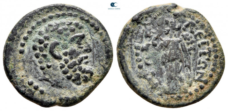 Phrygia. Hierapolis. Pseudo-autonomous issue AD 100-200. 
Bronze Æ

19 mm, 3,...