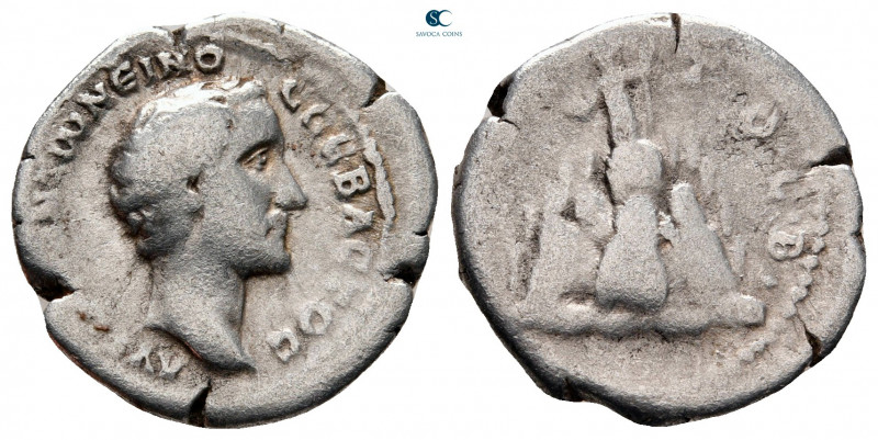 Cappadocia. Caesarea. Antoninus Pius AD 138-161. 
Drachm AR

19 mm, 3,29 g
...