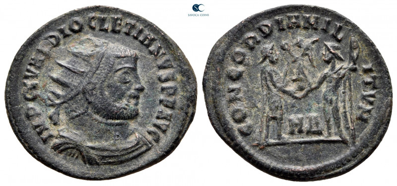 Diocletian AD 284-305. Heraclea
Radiatus Æ

20 mm, 3,41 g



very fine