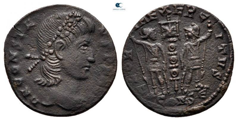 Constans AD 337-350. Constantinople
Follis Æ

16 mm, 1,43 g



nearly ver...