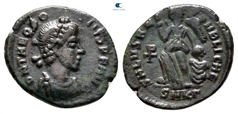 Theodosius I AD 379-395. Cyzicus
Halbcentenionalis Æ

12 mm, 1,14 g



ne...