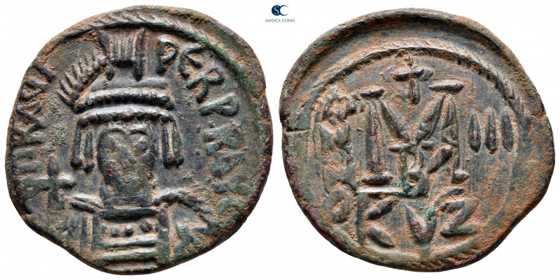 Heraclius AD 610-641. Cyzicus
Follis or 40 Nummi Æ

30 mm, 9,89 g



very...