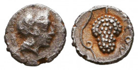 Greek AR Obols. 4th - 3rd century BC.
Reference:
Condition: Very Fine

Weight: 0,5 gr
Diameter: 9,4 mm