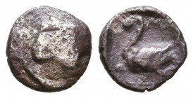 Cilicia, Mallos AR Obol. Circa 440-390 BC.

Weight: 0,6 gr
Diameter: 8,6 mm