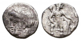 Cilicia. Tarsos . Pharnabazos 380-373 BC.
Obol AR

Weight: 0,6 gr
Diameter: 9 mm