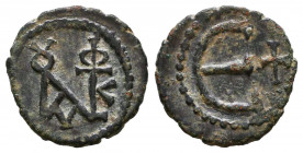 Iustinus II (565-578 AD). AE Pentanummium, Constantinopolis.

Weight: 1,4 gr
Diameter: 15 mm