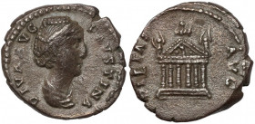Faustina I (138-141 AD) AR Posthumous Denarius - Temple Dobra prezencja w starej patynie, niestarty relief. Awers:&nbsp;Popiersie cesarzowej w draperi...