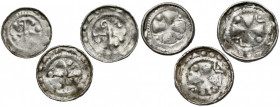 Denar krzyżowy CNP VII - z pastorałem, zestaw (3szt) Po lewej: CNP 967, datowana na lata 80-te XI wieku 
 Av. Pastorał zwrócony krzywaśnią w lewo, ot...