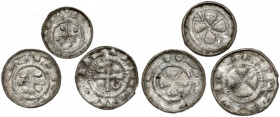 Denary krzyżowe (3szt) CNP VI - krzyż prosty - w tym RZADKI Moneta w górnym rzędzie: Naśladownictwo typu CNP V, najprawdopodobniej z końca XI wieku. M...