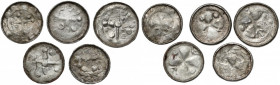 Denary krzyżowe (5szt) CNP VI i VII - krzyż prosty i z pastorałem Moneta od lewej strony w górnym rzędzie: CNP 597-606, denar datowany na drugą połowę...