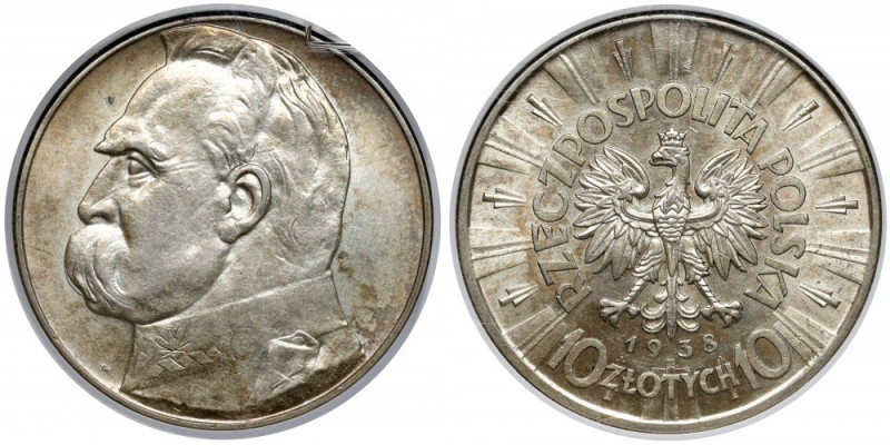 Piłsudski 10 złotych 1938 Moneta w pudełku GCN, wg. naszej opinii w stanie zacho...