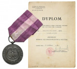 Medal Za długoletnią służbę XX lat + nadanie z 1938 Kraków Medal w komplecie z dyplomem nadania. Wybity w srebrze, na rancie punce. Oryginalna wstążka...