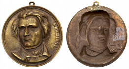 Medalion (120mm) Adam Mickiewicz Niewysokiej jakości, masywny, późniejszy odlew na bazie medalionu z fabryki Minterów (Dubrowska-Sołtan 142). 
 Na re...