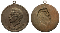 Medalon (135mm) Juliusz Słowacki Późny odlew medalionu poświęconego słynnemu, polskiemu poecie. 
 Brąz (?), średnica 134 mm (bez uszka), waga 398 g. ...
