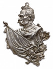 Plakieta z wizerunkiem Józefa Piłsudskiego Lana w białym, połyskliwym metalu.&nbsp; Wymiary 150 x 105 mm.&nbsp; 
Grade: VF+ 

POLAND POLEN MEDAILE ...