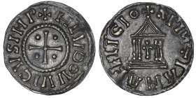 CAROLINGIENS
Louis le Pieux (814-840). Denier au temple ND (814-840).
MG.472 - Dep.1179 ; Argent - 1,73 g - 20,5 mm - 2 h 
Belle patine ancienne. T...