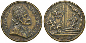 Roma. Innocenzo XI (1676-1689). Medaglia 1688 AE gr. 40,03 Ø 45 mm. Opus Antonio Pilaia. Per il ricevimento degli ambasciatori inglesi e la liberazion...