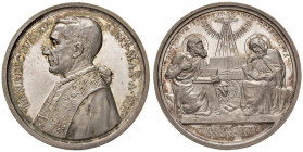 Roma. Benedetto XV (1914-1922). Medaglia anno VII (1921) AG gr. 35,60 Ø 44 mm. Opus Aurelio Mistruzzi. Per le Encicliche del 1920. Bartolotti E921. FD...