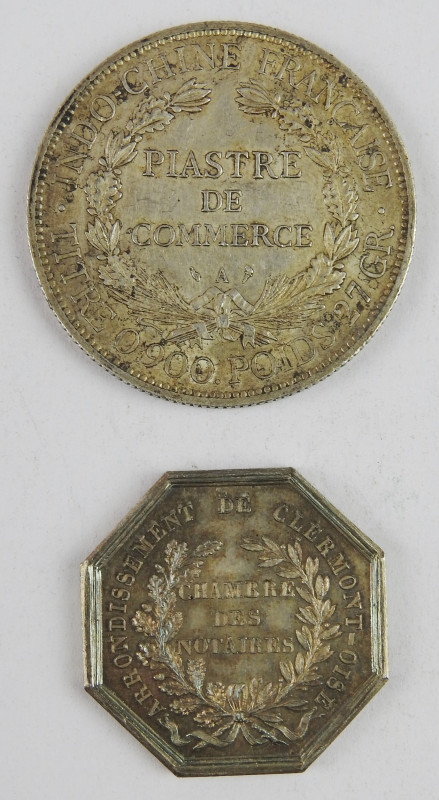 DIVERS : 2 jetons argent Piastre de commerce 1899 et Chambre des notaires 1824. ...