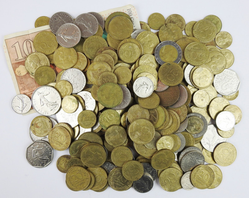 FRANCE : Lot de monnaies comprenant BILLET 100€ (1) / L.500 Italie 1987 (1) / 1 ...