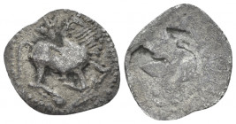 Thrace, The Darrones Diobol circa 480-465, AR 16.70 mm., 1.02 g.
Bull standing r., head l.; floral symbol above. Rev. Helmet left within rough incuse...