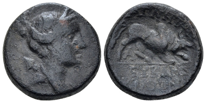 Ionia, Magnesia ad Meandrum Bronze circa 88-85, Æ 19.00 mm., 8.58 g.
Draped and...