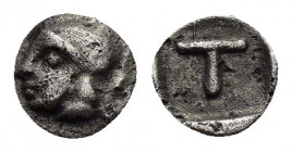 ARKADIA.Tegea.(Circa 423-400 BC).Tetartemorion.

Obv : Helmeted head of Athena left.

Rev : T.
within shallow incuse square.
Peloponnesos 1721.

Condi...