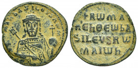CONSTANTINE VII with ROMANUS I.(913-959).Constantinople.Follis. 

Obv : + RωMAҺ ЬASILЄVS RωM.
Crowned facing bust of Romanus, holding globus cruciger ...