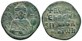 ROMANUS I.(920-944).Constantinople.Follis.

Obv : + RωmAn? bASILЄVS Rωm.
Crowned bust of Romanus I facing wearing chlamys, holding transverse labarum ...