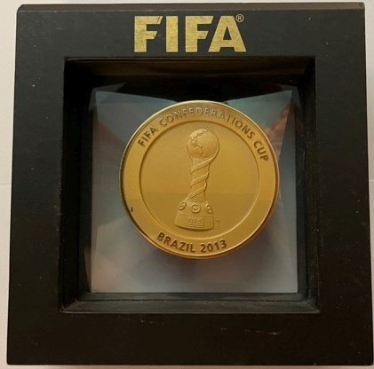 Messingmedaille / Brass medal 2013. 50.2 mm. FIFA. Fédération Internationale de ...