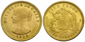 Republik 100 Pesos 1926. 30.9 mm. Gold 0.900. Vs. Freiheitskopf links, Datum unten, Rs. Wappen mit 2 Werten / Obv. Liberty head left, date below, Rv. ...