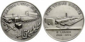 Zug
 Silbermedaille / Silver medal 60.0 mm. AG 0.925. LANDIS & GYR ZUG, Rv. FÜR TREUE DIENSTE 1929 - 1954. Stempel von / by Huguenin. Mit Etui / With...