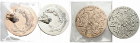 Medaillen / Medals
 Silbermedaille / Silver Medal 1983. 33.0 mm. von Hans Erni (1909 -2015). Die Unterwalden lebt. Hergestellt von / struck by Valcam...