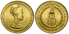 Bhumiphol (Rama IX), 1946-2015 600 Baht BE2511 (1968). 27 mm. Gold 0.900. Vs. 36. Geburtstag der Königin Sirikit. Rs. Kranz und Emblem. / Obv. 36th bi...