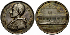 Stadt / City / Città
 1889. 43.5 mm. Weissmetallmedaille / White metal medal. LEO XIII PONT. Portrait. Rv. PORTICUM CLAVSTRI LATER EX VET FORMA RESTI...