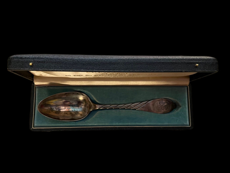 Objekte Schweiz
 Silber Löffel / Silver spoon 1885. 200 mm x 40.5 mm. Zürich. M...