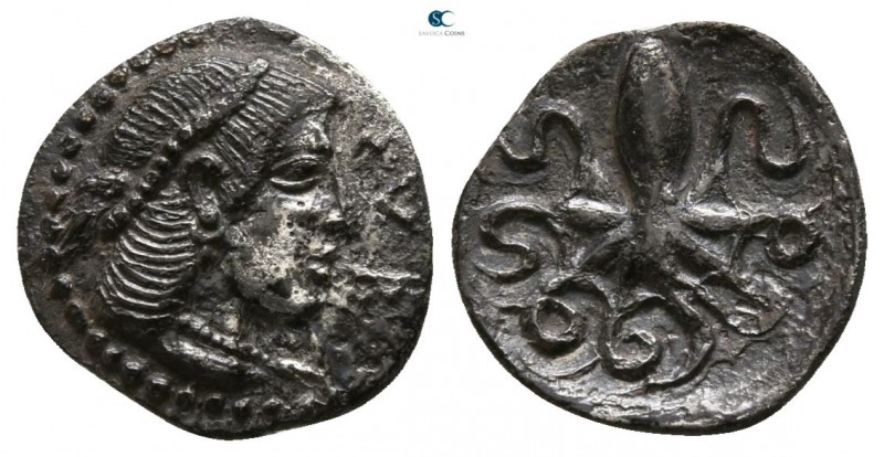 Sicily. Syracuse 466-405 BC. 
Litra AR

10mm., 0,56g.

Head of Arethousa ri...