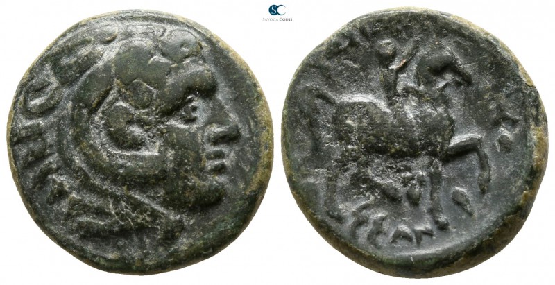 Kings of Macedon. Macedonian mint. Kassander 306-297 BC. 
Bronze Æ

17mm., 5,...
